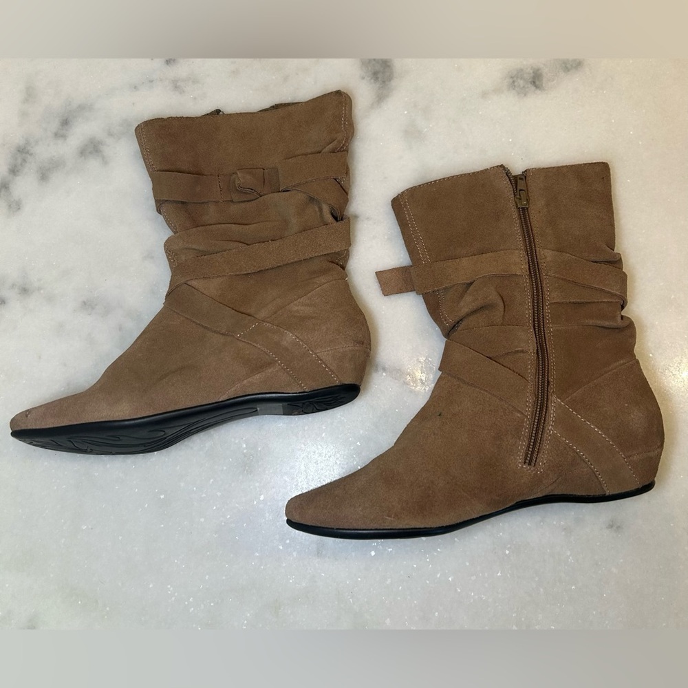 BR Suede Harlow Brown Boots 6M